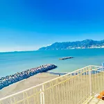 Sea View Apartment 5 Mt From The Beach