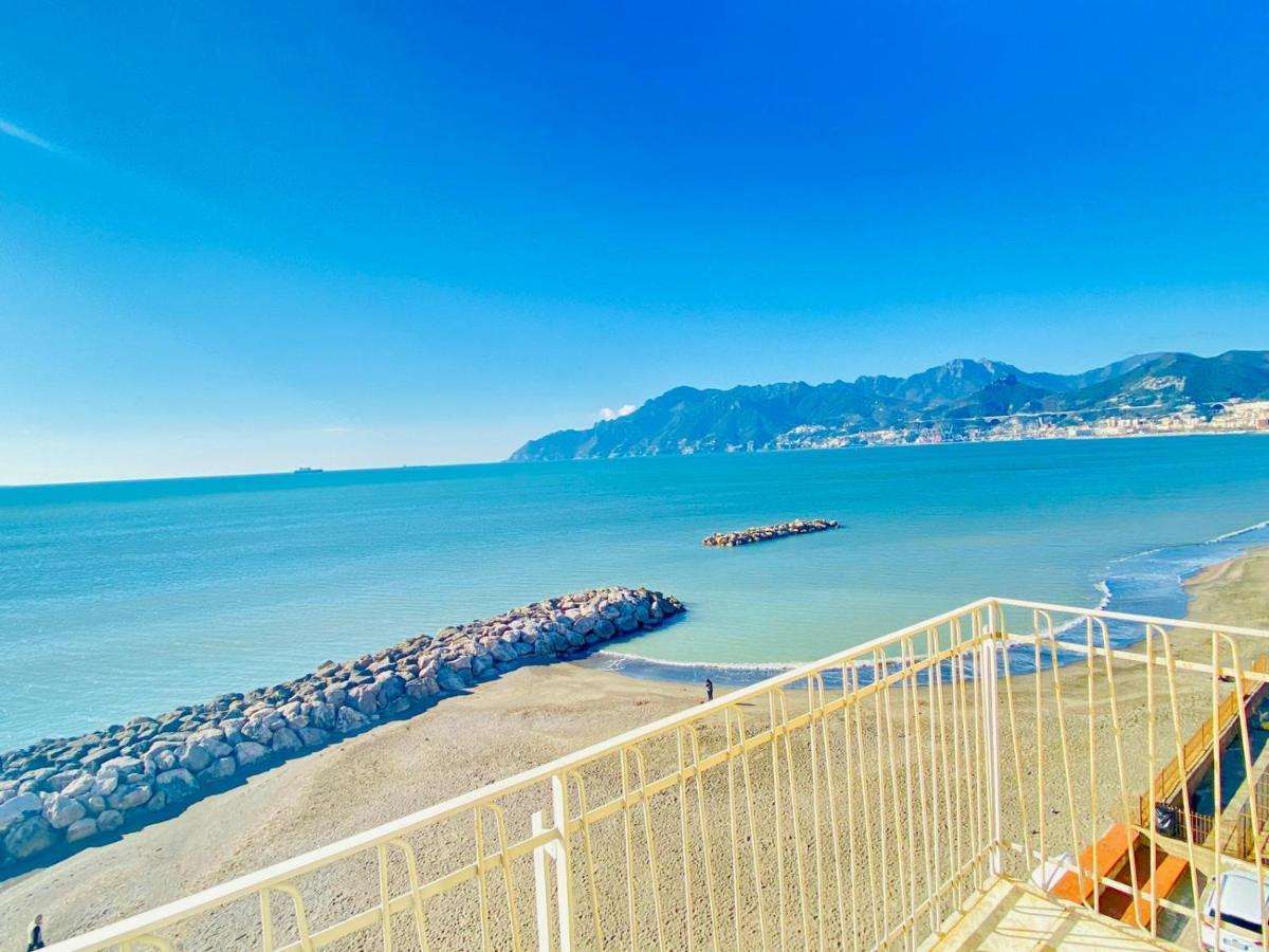 Apartment Sea View 5 Mt From The Salerno
